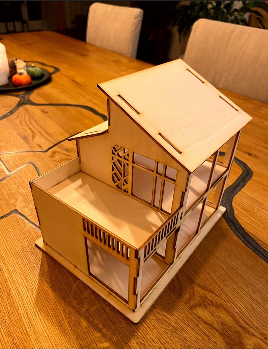 Puppenhaus aus Sperrholz als Bausatz