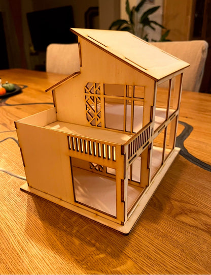 Puppenhaus aus Sperrholz als Bausatz