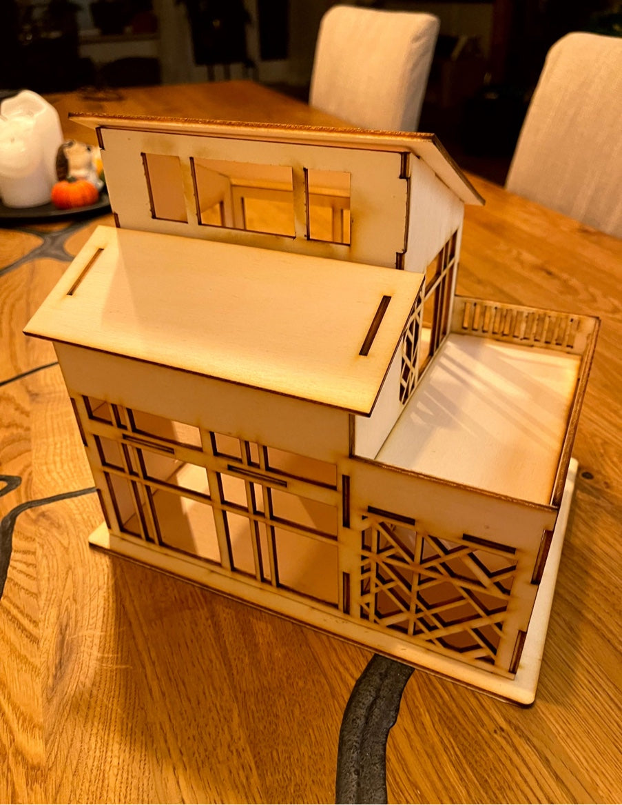 Puppenhaus aus Sperrholz als Bausatz